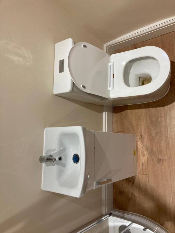 112 Gleneagle Road Rooms London Ngoại thất bức ảnh